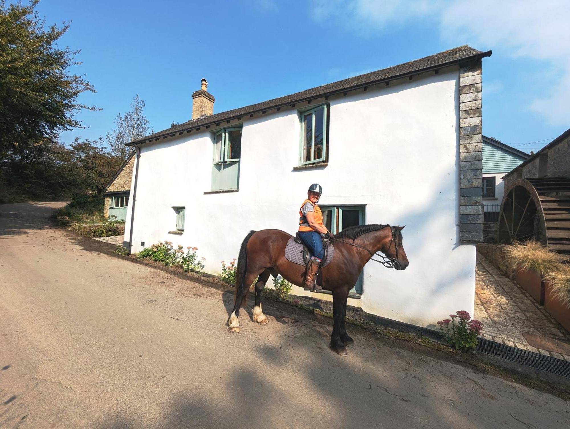 Granary At Trewerry Cottages - Away From It All, Close To Everywhere Ньюки Экстерьер фото